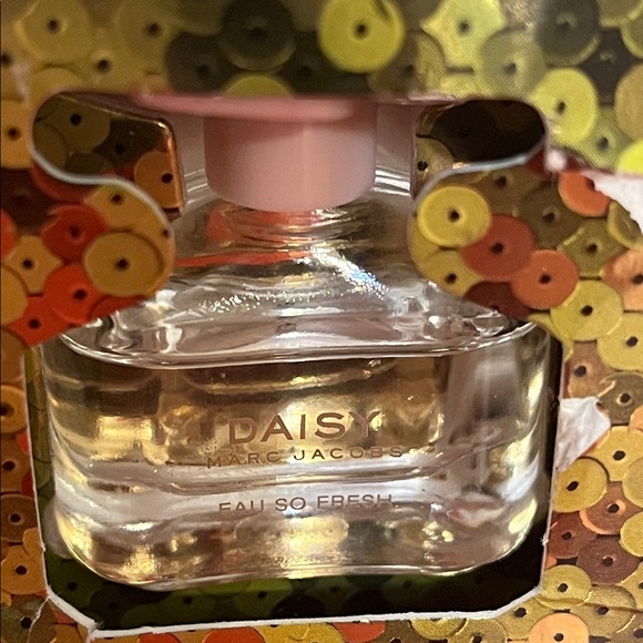 MARC JACOBS DAISY*DAISY LOVE*DAISY EAU SO FRESH 3 X 0.13 FL. OZ. YOU’LL LOVE IT - Picture 4 of 4